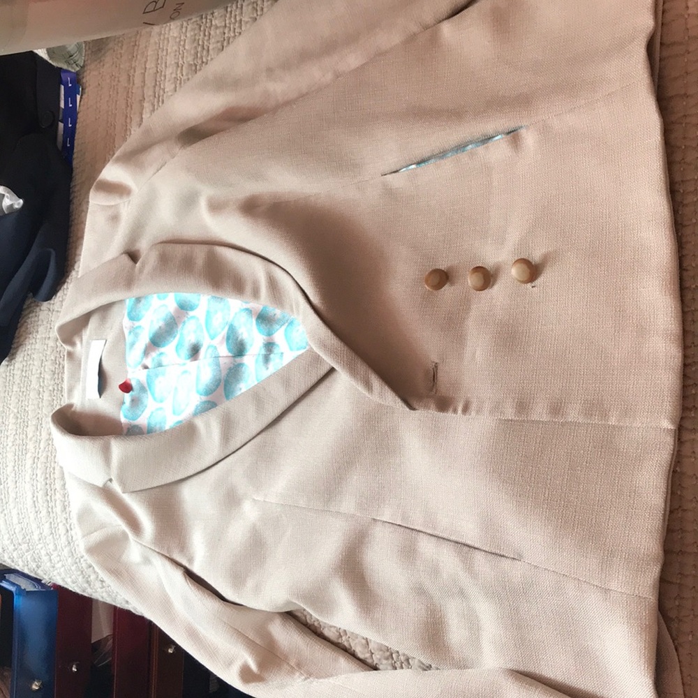 Cream Jacket - Picture 5 of 5